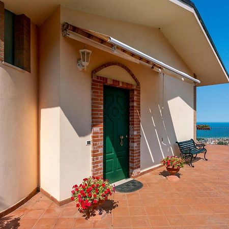 Nice Home In Belsito With Wifi Montepagano 外观 照片