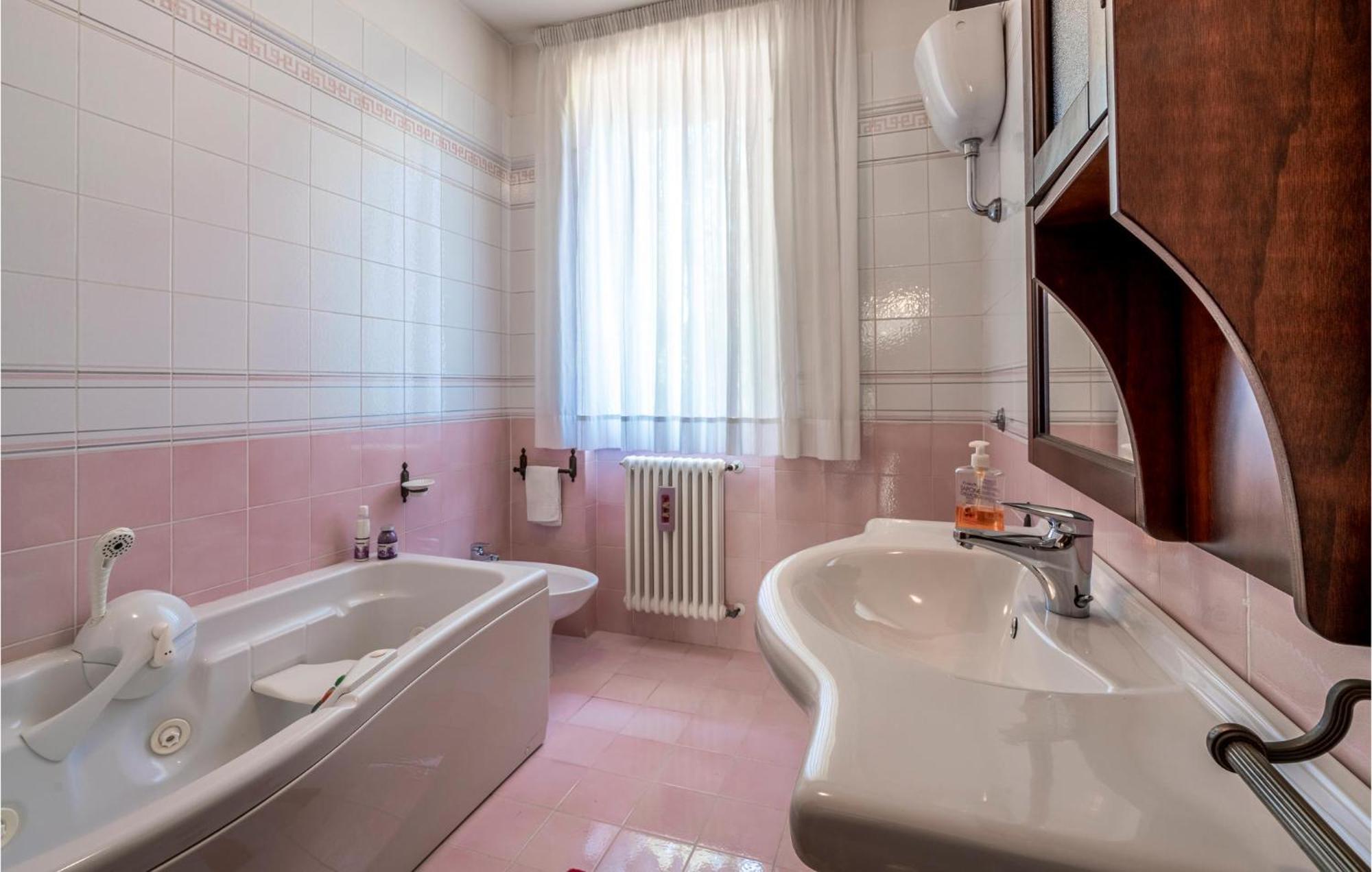 Nice Home In Belsito With Wifi Montepagano 外观 照片