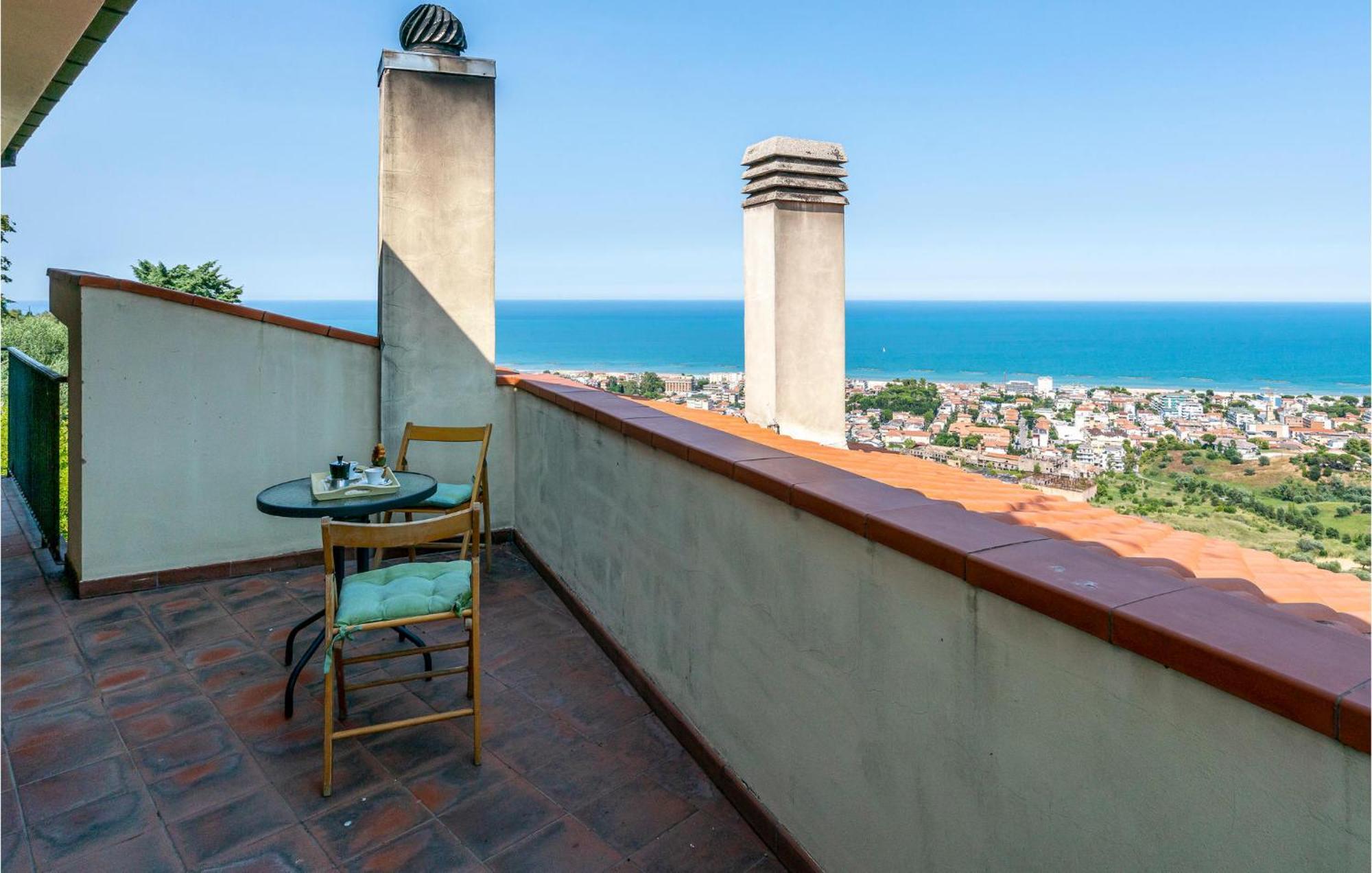 Nice Home In Belsito With Wifi Montepagano 外观 照片