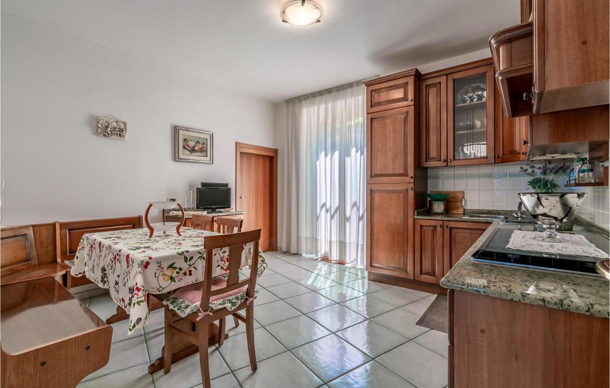 Nice Home In Belsito With Wifi Montepagano 外观 照片